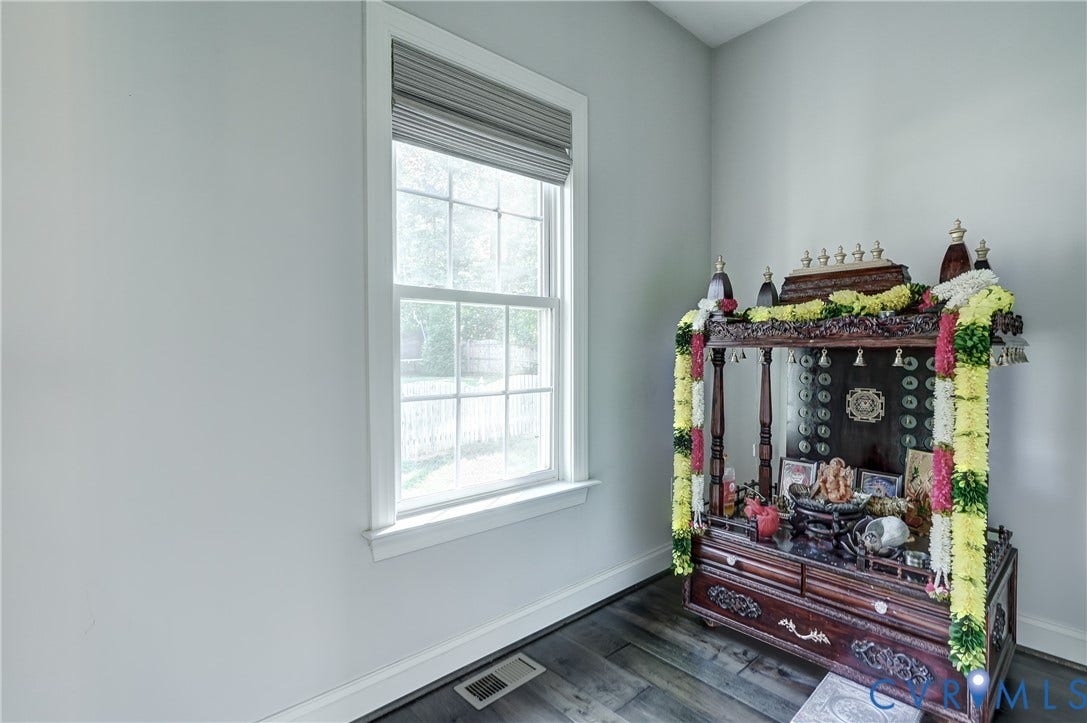 11515 Grey Oaks Estates Run, Grey Oaks Estates, Glen Allen, VA 23059 Small room next to morning room for prayer room or additional office space