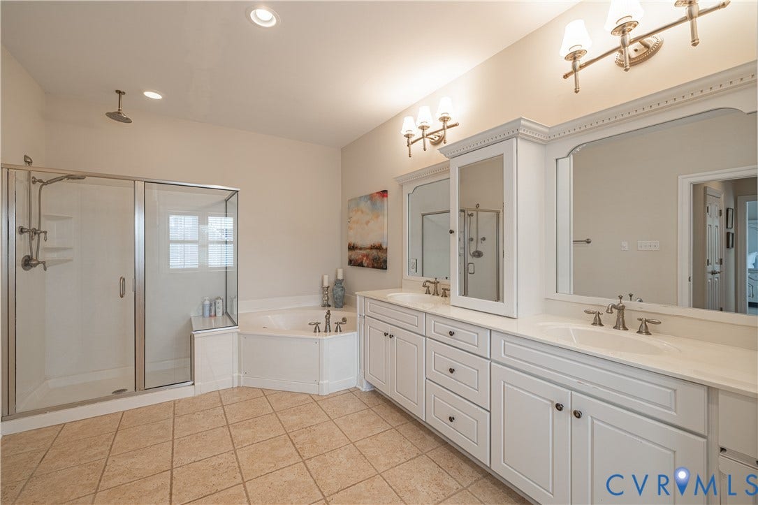 12917 Holmbank Lane, Henrico, VA 23233 Corner jetted tub and shower with seat