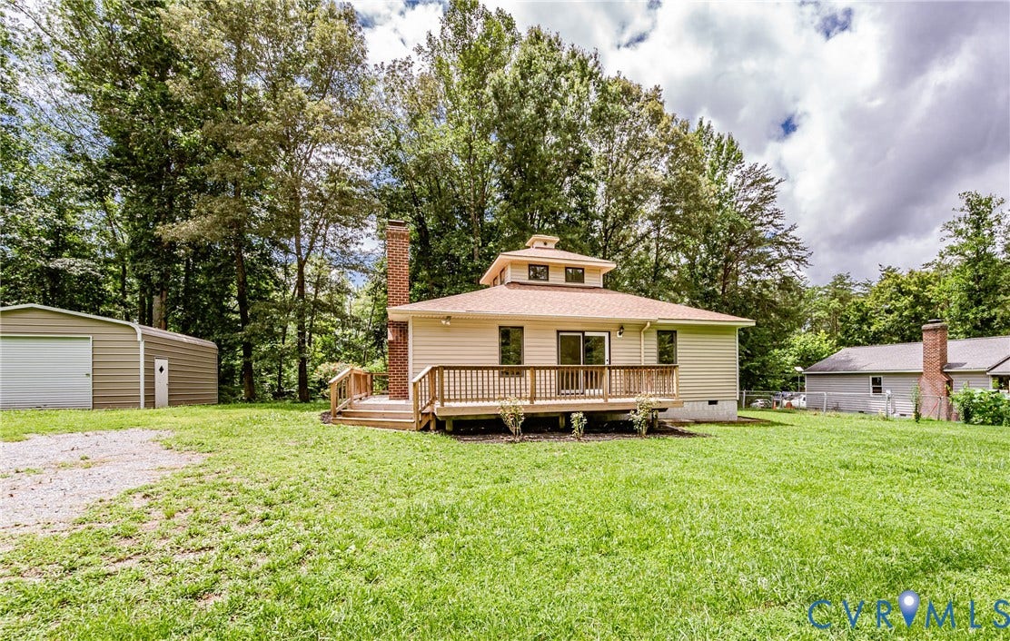 1520 Willow Brook Road, Louisa, VA 23024 Exterior siding with a multi-level roofline