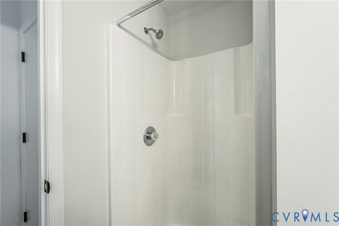 1520 Willow Brook Road, Louisa, VA 23024 Shower