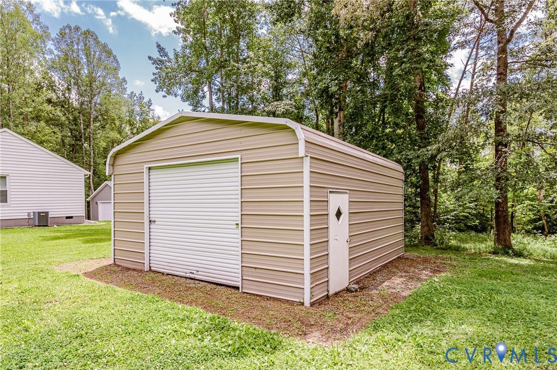 1520 Willow Brook Road, Louisa, VA 23024 Side entry door with small window