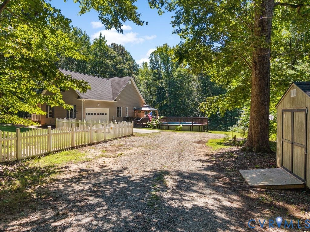 4263 Lockin Road, Powhatan, VA 23139