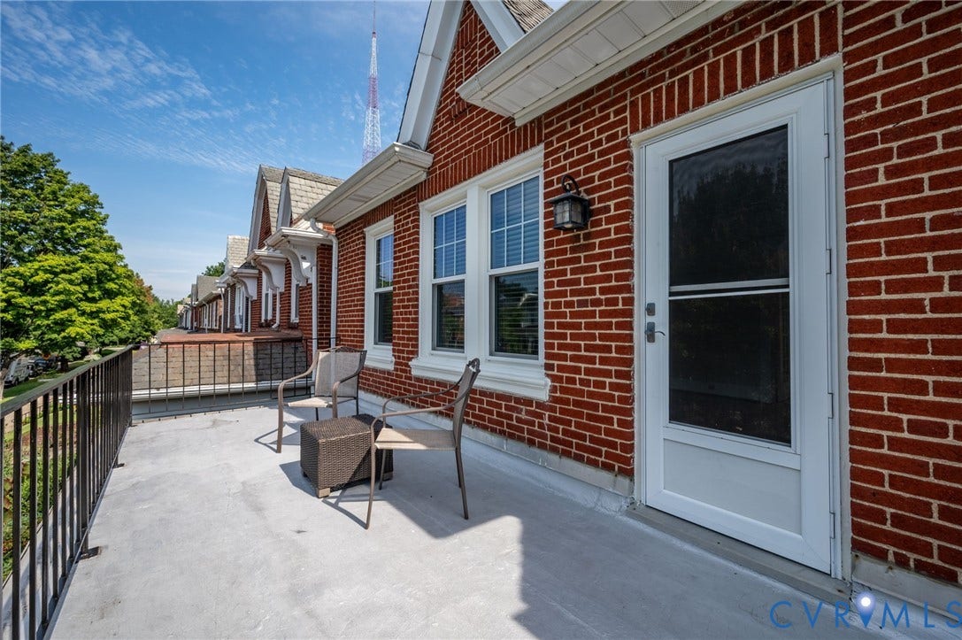2nd Floor Front Porch