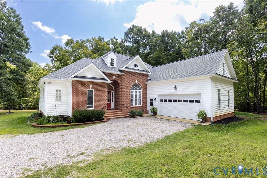 Welcome to the peaceful country life at 30 Highpockets Rd!