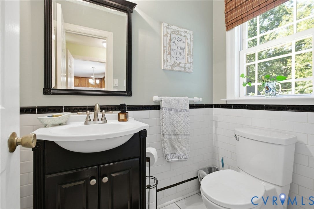 5421 Hunters Trail Road, Goochland, VA 23063 Powder room off the kitchen.