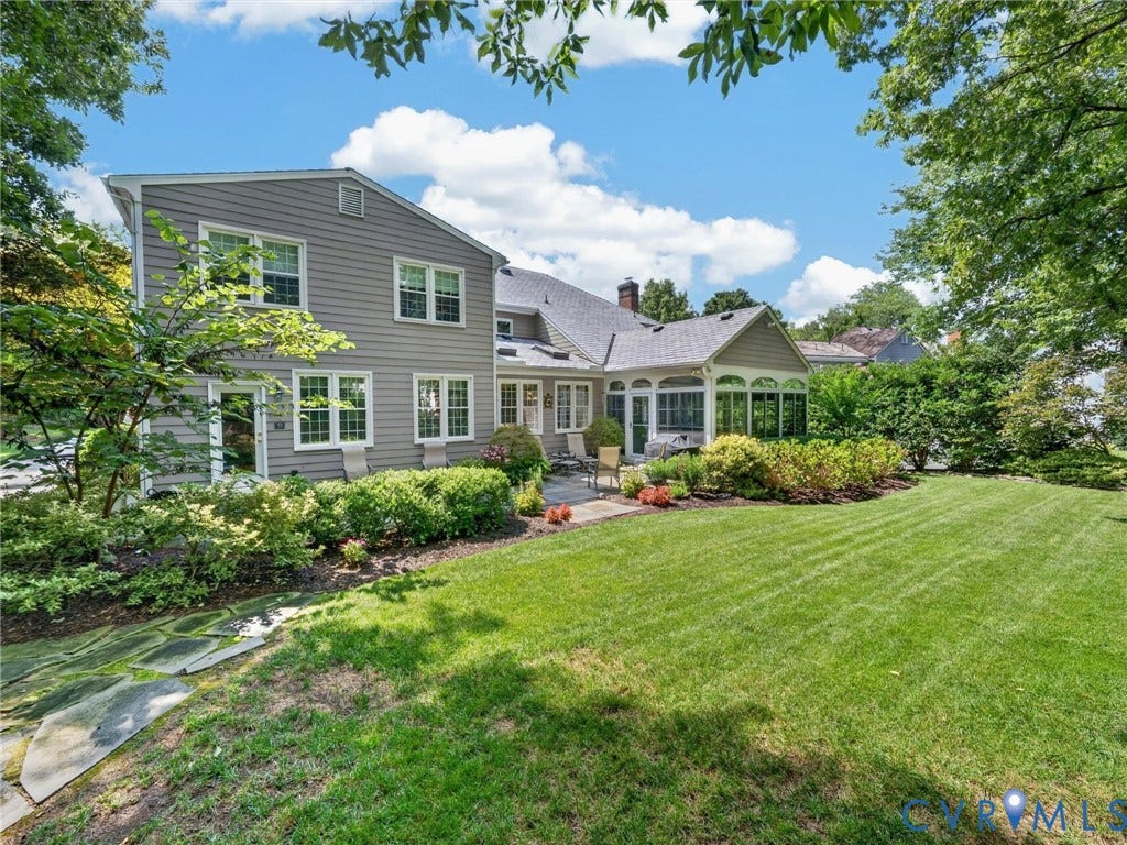 4007 College Valley Court, Henrico, VA 23233 Beautifully landscaped, expansive back yard with patio