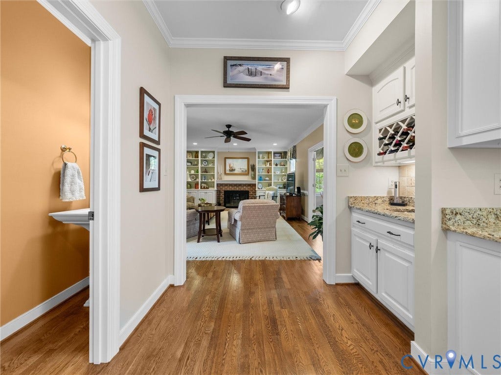 4007 College Valley Court, Henrico, VA 23233 Wet Bar with Wine Rack