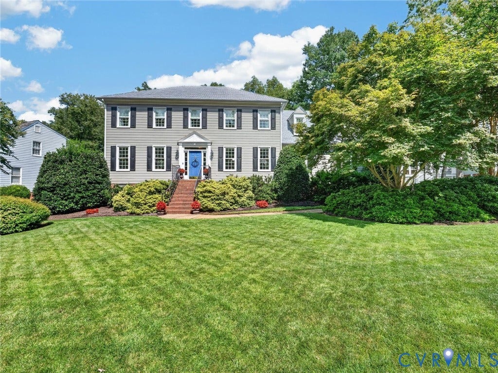 4007 College Valley Court, Henrico, VA 23233 Beautiful front yard and curb appeal