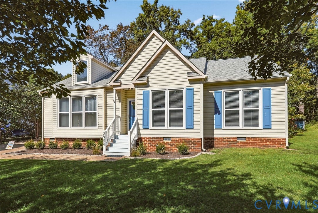 One level living in central Chesterfield County - the center of the universe!  Easy to get everywhere.
