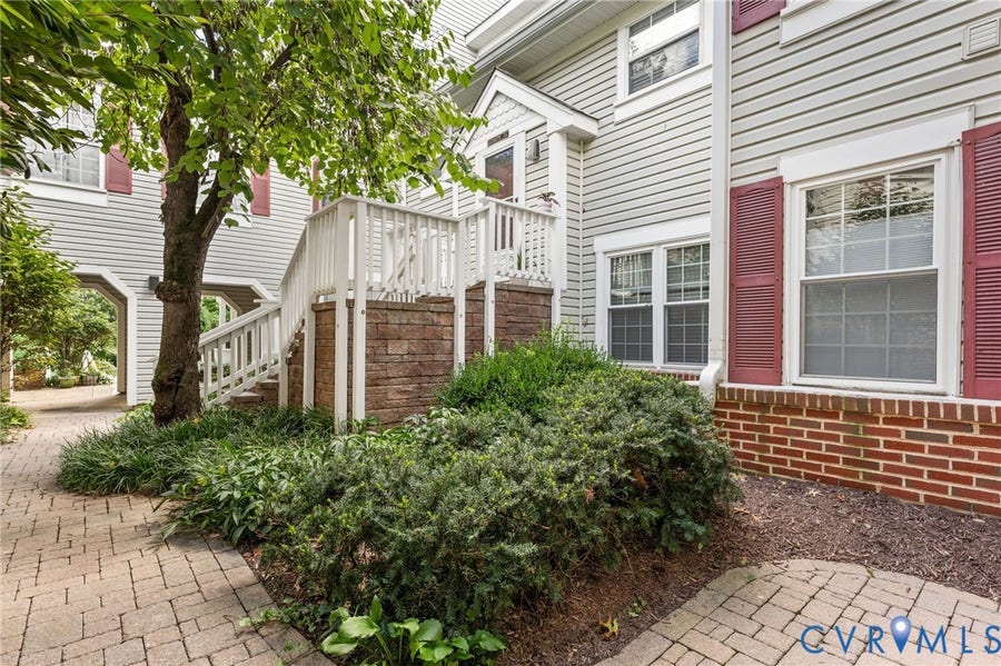 Property photo for 2925 S Woodstock Street, #d, Arlington, VA