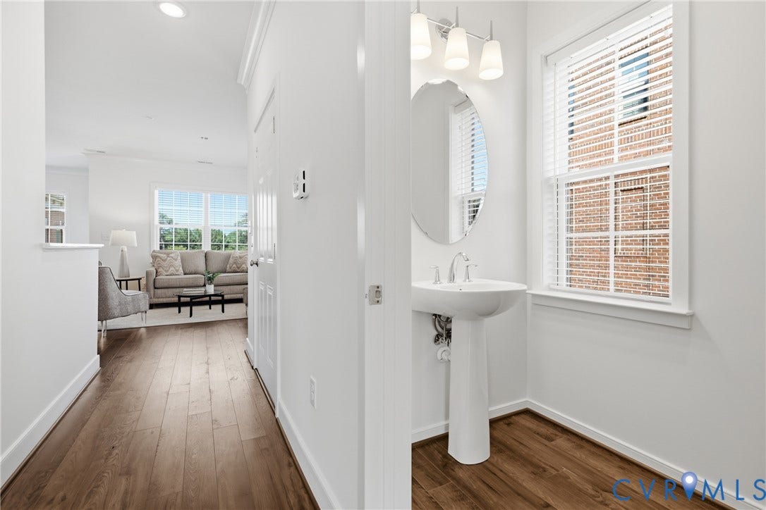 2010 Libbie Lake West Street, #B, Libbie Mill - Midtown, Henrico, VA 23230 Hall half bath