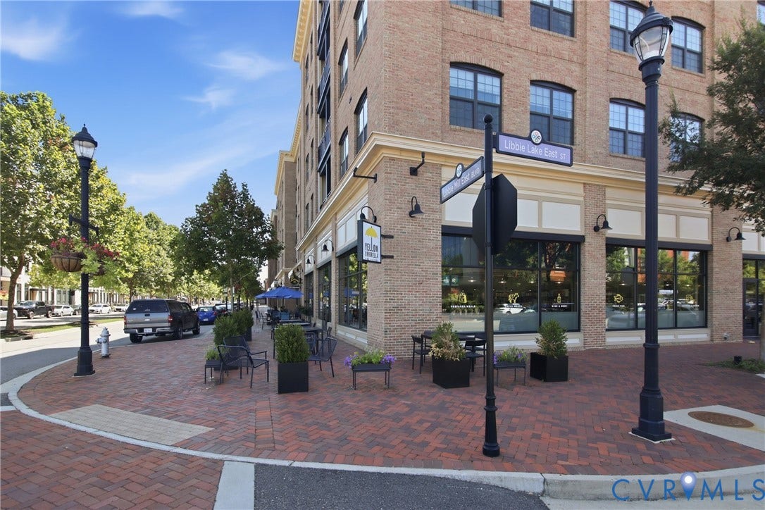 2010 Libbie Lake West Street, #B, Libbie Mill - Midtown, Henrico, VA 23230 Walk to local restaurants - Yellow Umbrella