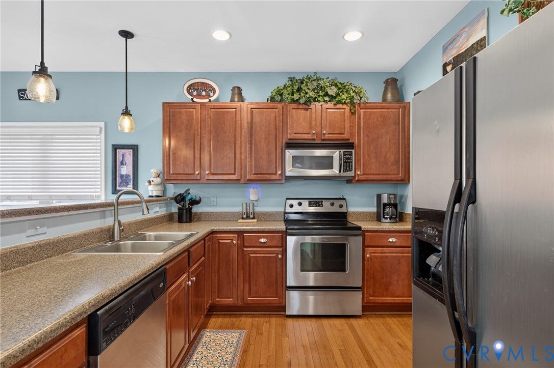 937 Gorham Court, Midlothian, VA 23114 Refrigerator conveys