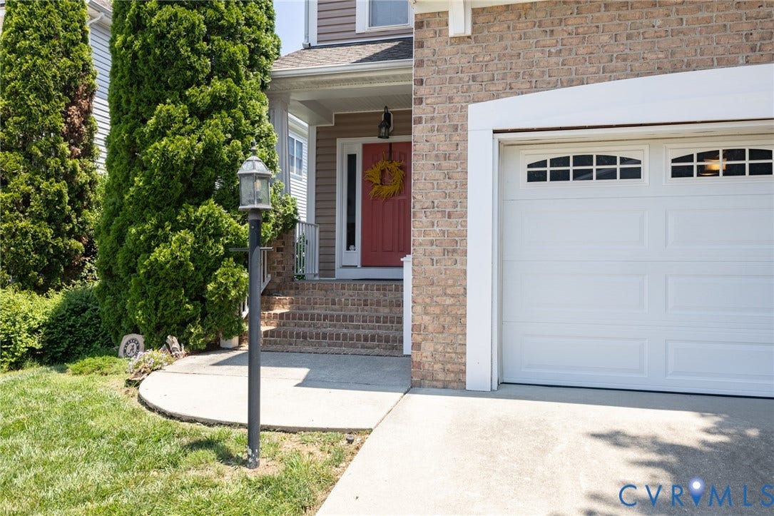 937 Gorham Court, Midlothian, VA 23114 Concrete Driveway