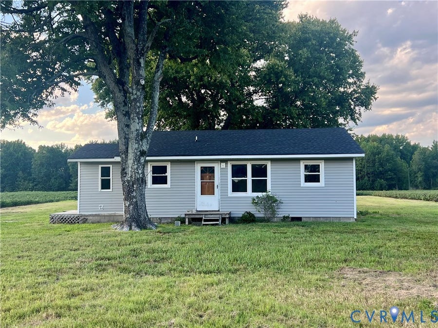 Property photo for 11076 Skyline Drive, Wakefield, VA