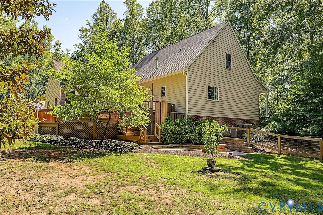2431 Magnolia Ridge, Michael L Parrish, Maidens, VA 23102 Large rear yard offers room for gardening and play