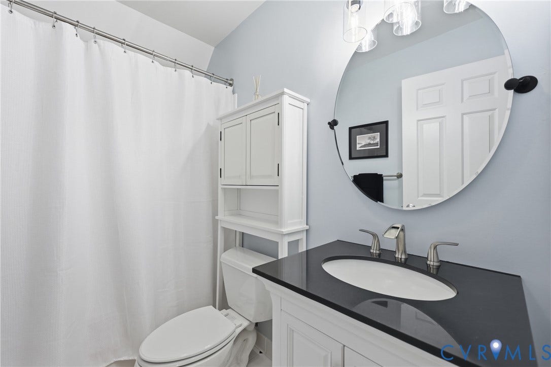 2431 Magnolia Ridge, Michael L Parrish, Maidens, VA 23102 Full upper-level hallway bathroom with combination tub and shower