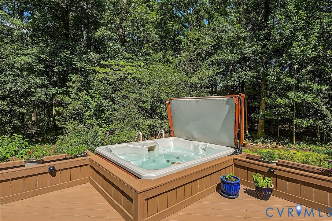 2431 Magnolia Ridge, Michael L Parrish, Maidens, VA 23102 Private spa offers a relaxing outdoor escape