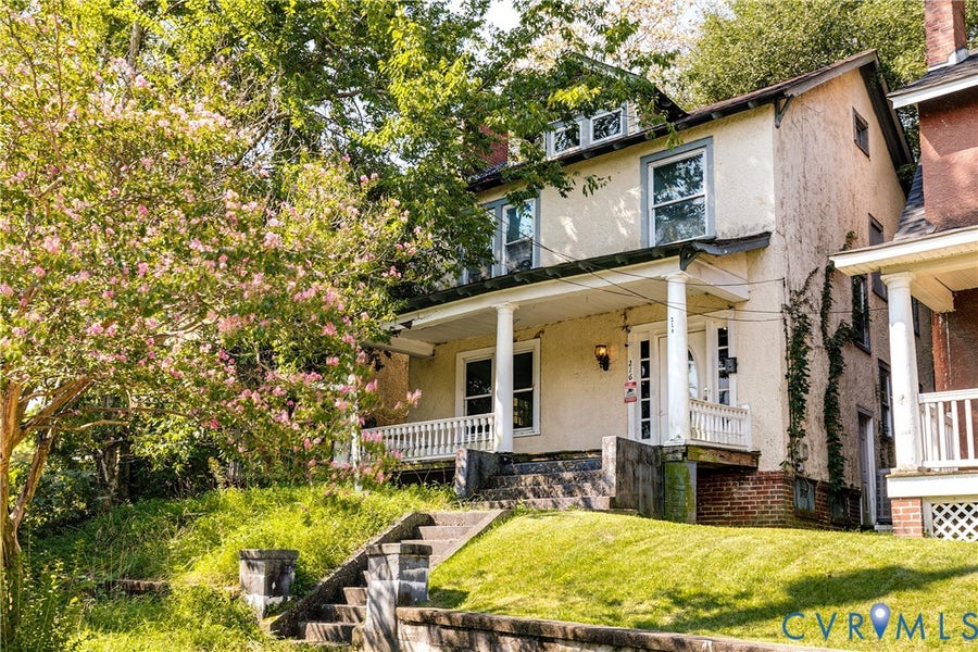 Property photo for 216 N 15th Avenue, Hopewell, VA