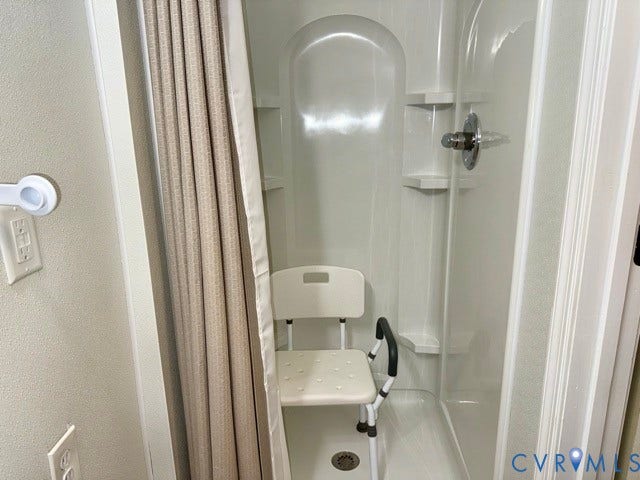 1st floor bath