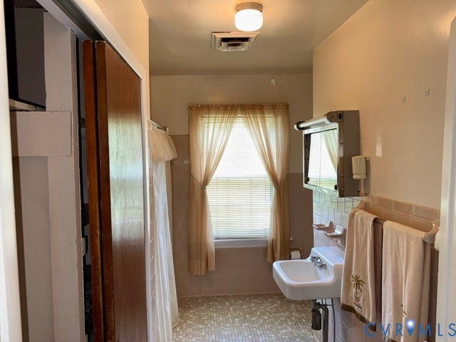 2nd floor bath
