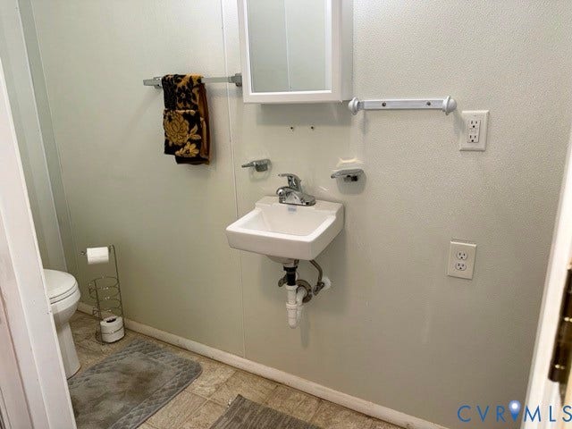 1st floor bath