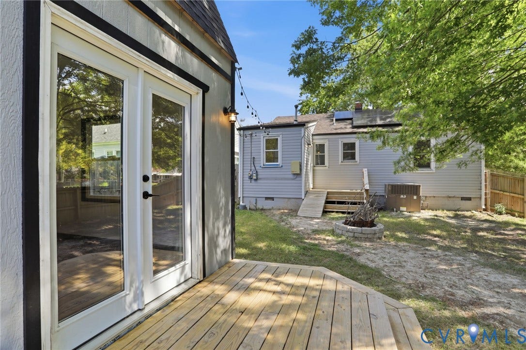 Detached shed - finished office space.