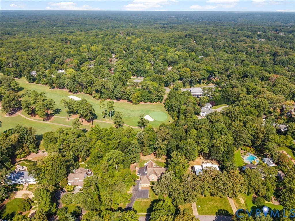 500 Kilmarnock Drive, Collegiate Area, Henrico, VA 23229 Expansive golf course frontage with mature trees and a manicured green