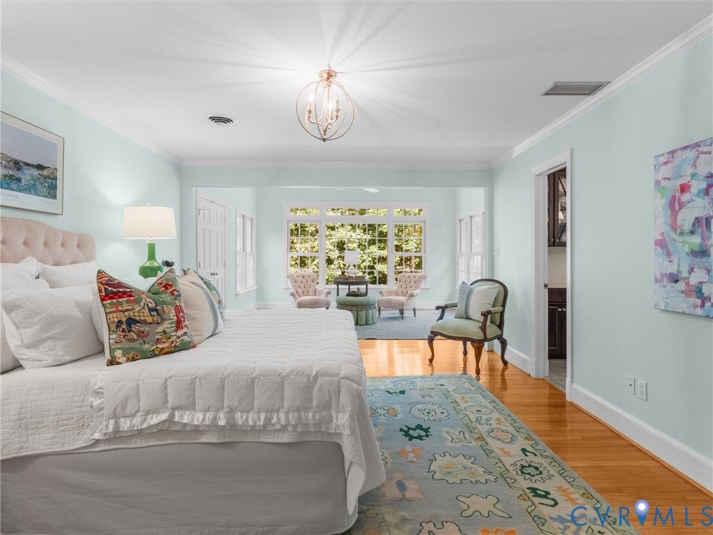500 Kilmarnock Drive, Collegiate Area, Henrico, VA 23229 Recessed lighting, crown molding, and wood-finish flooring