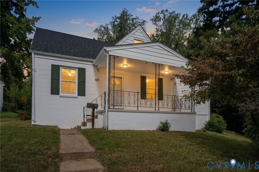 Property photo for 737 Jefferson Place, Petersburg, VA