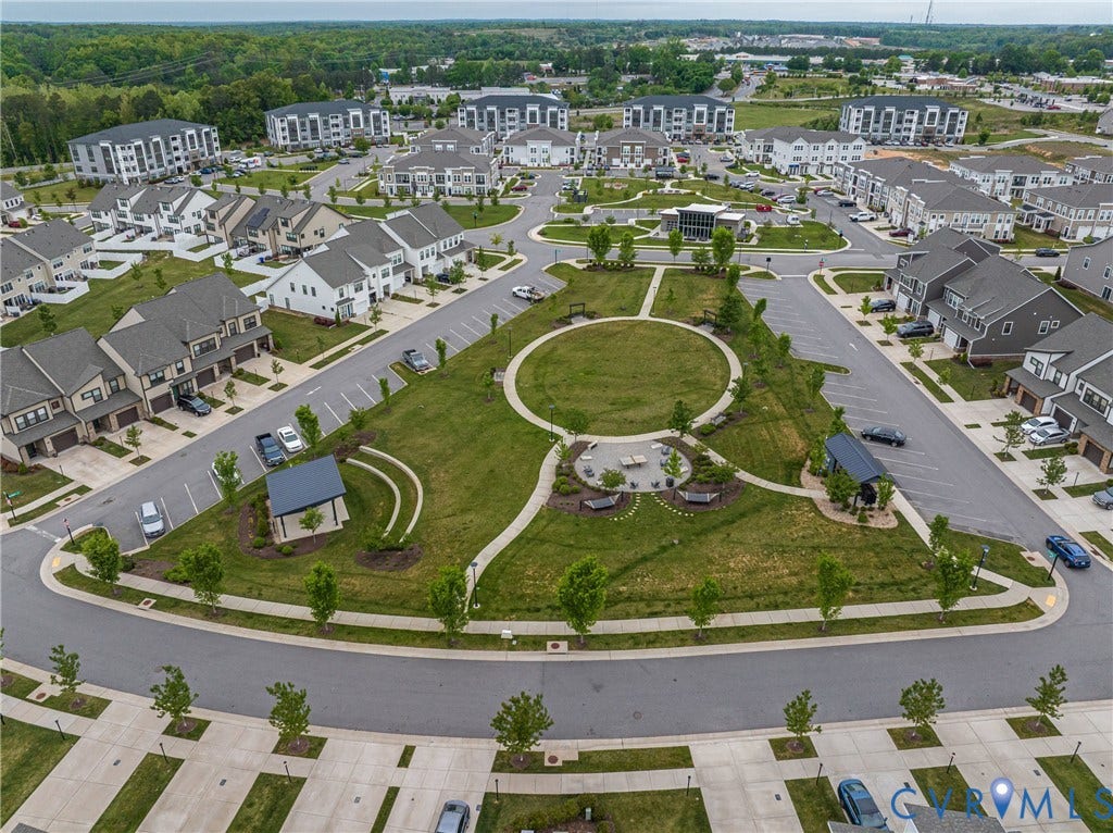 3700 Irby Pond Drive, Midlothian, VA 23112 Community featuring a central green space, paved walkways, and multiple residential buildings