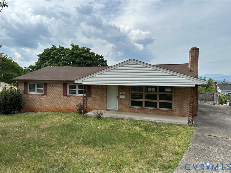 Property photo for 865 Olney Road, Vinton, VA
