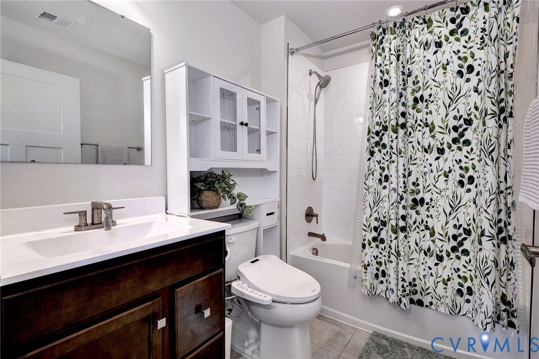 200 Franklins Tower Bend, Waller Mill Heights, Williamsburg, VA 23185 Hall Bathroom