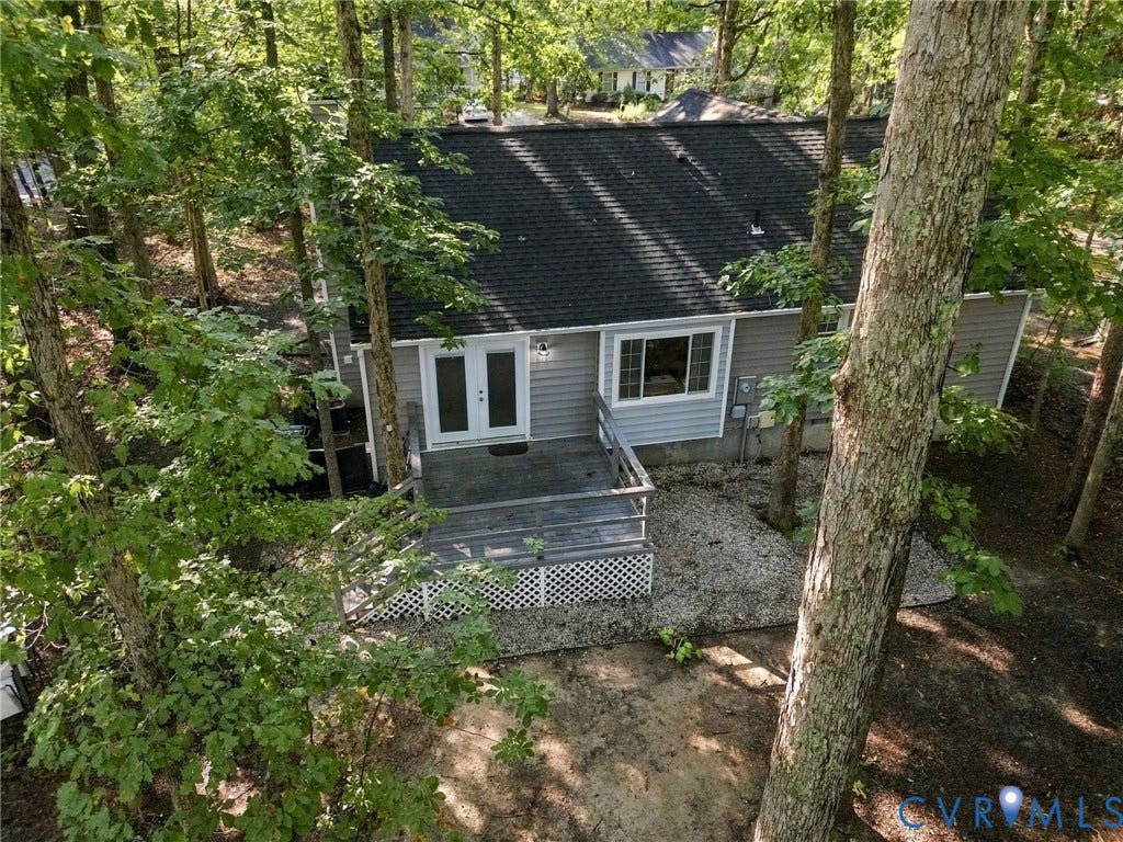 13700 Carriage Creek Place, Chesterfield, VA 23112 Single-story residence featuring gray siding and a dark shingle roof
