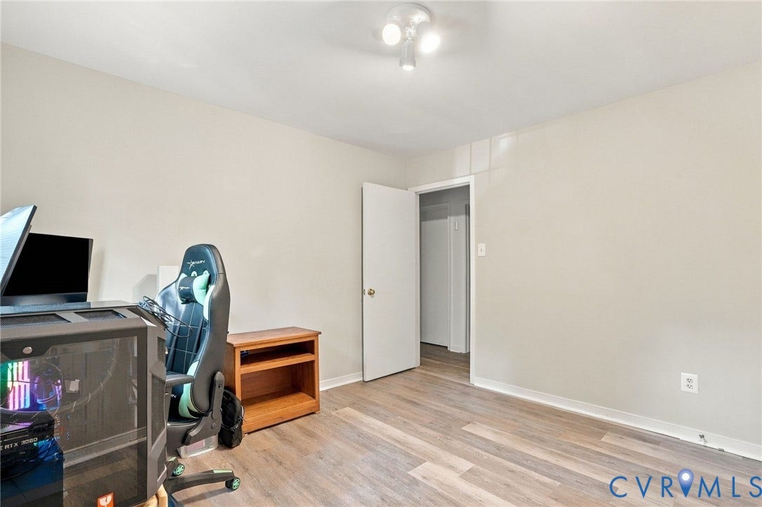 13700 Carriage Creek Place, Chesterfield, VA 23112 Wood-finish flooring, neutral wall tones, and overhead lighting
