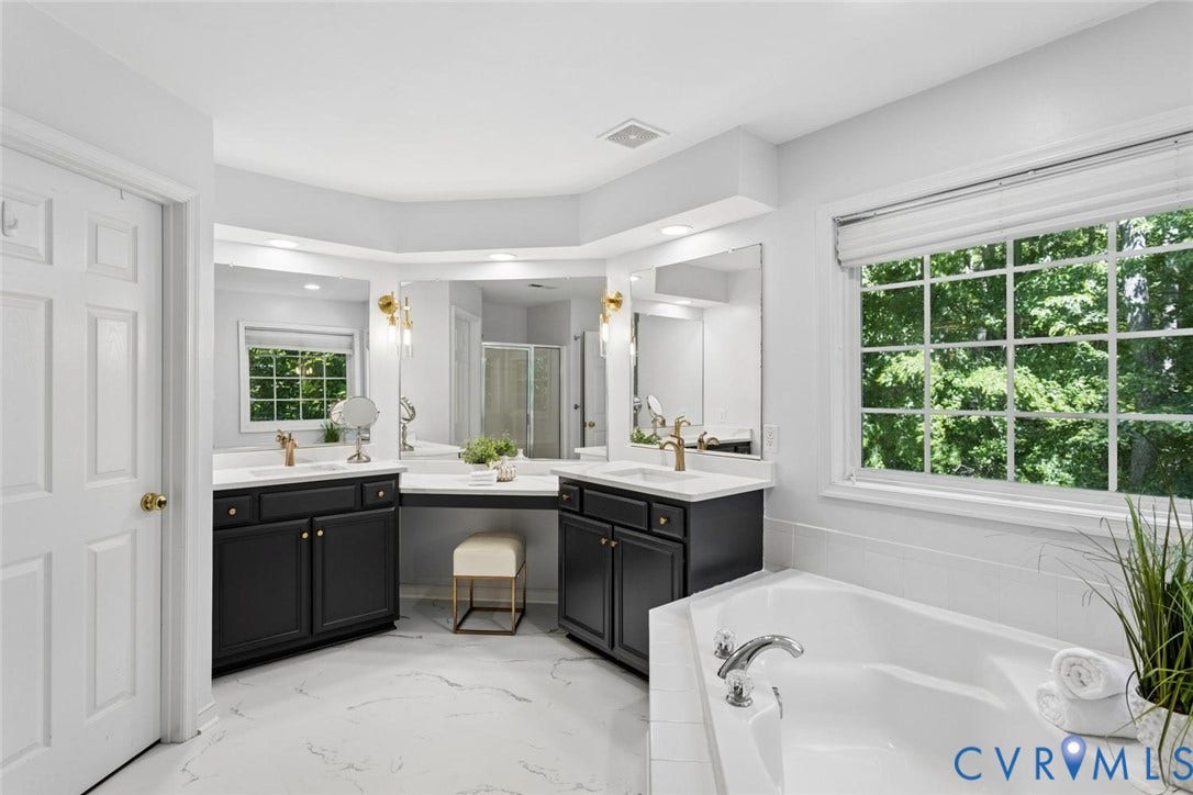 soaking tub