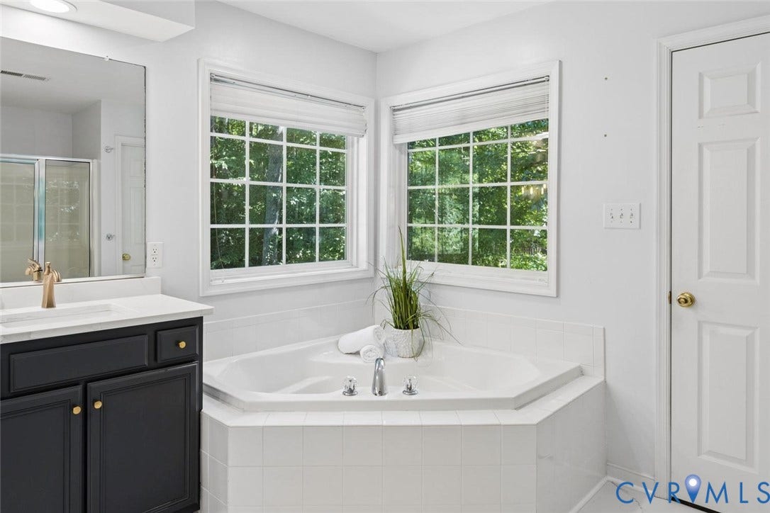 soaking tub