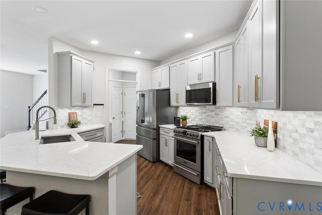 Gorgeous kitchen, great for entertaining