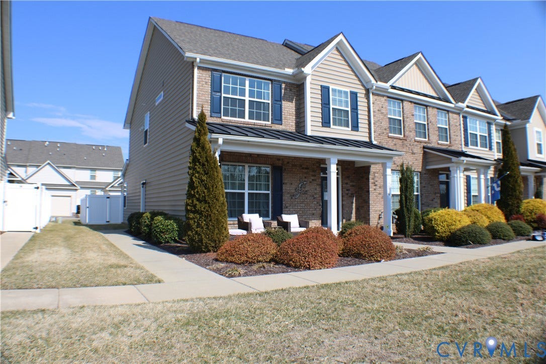 7016 Hawser Lane, Watermark, North Chesterfield, VA 23234 Beautiful home w/ many upgrades & front porch for relaxing!