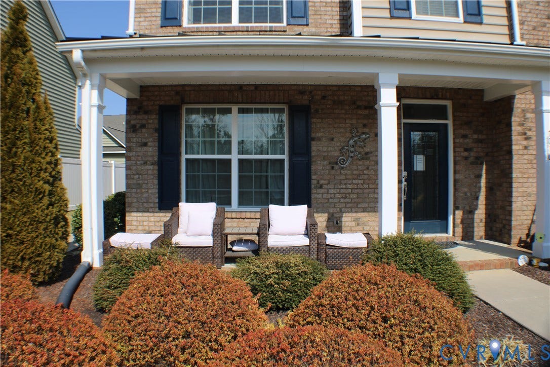 7016 Hawser Lane, Watermark, North Chesterfield, VA 23234 Beautiful home w/ many upgrades & front porch for relaxing!