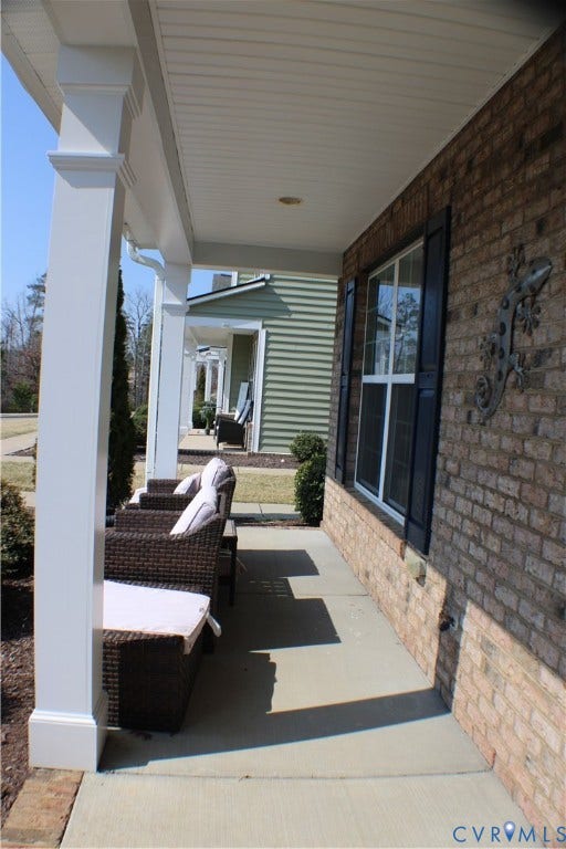 7016 Hawser Lane, Watermark, North Chesterfield, VA 23234 Beautiful home w/ many upgrades & front porch for relaxing!