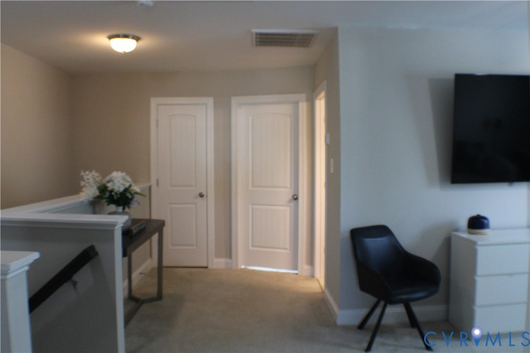 7016 Hawser Lane, Watermark, North Chesterfield, VA 23234 Upstairs open hallway w/ full bath!