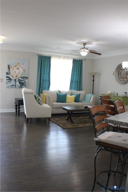 7016 Hawser Lane, Watermark, North Chesterfield, VA 23234 Expansive, & stunning great room w/ hardwood floors, 9, ceilings, crown molding! Open to the chef kitchen and dining area!