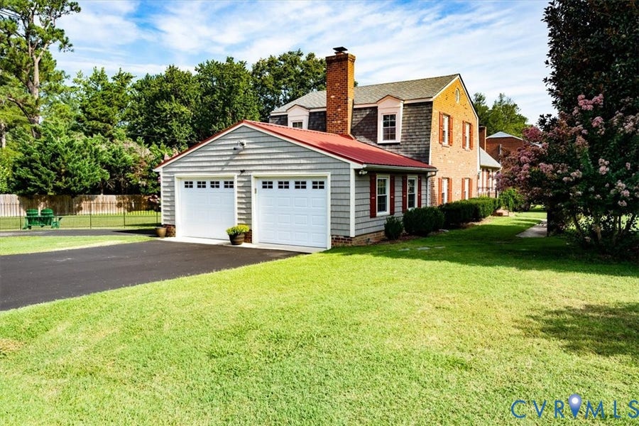 Property photo for 10712 Lunswood Road, Chester, VA
