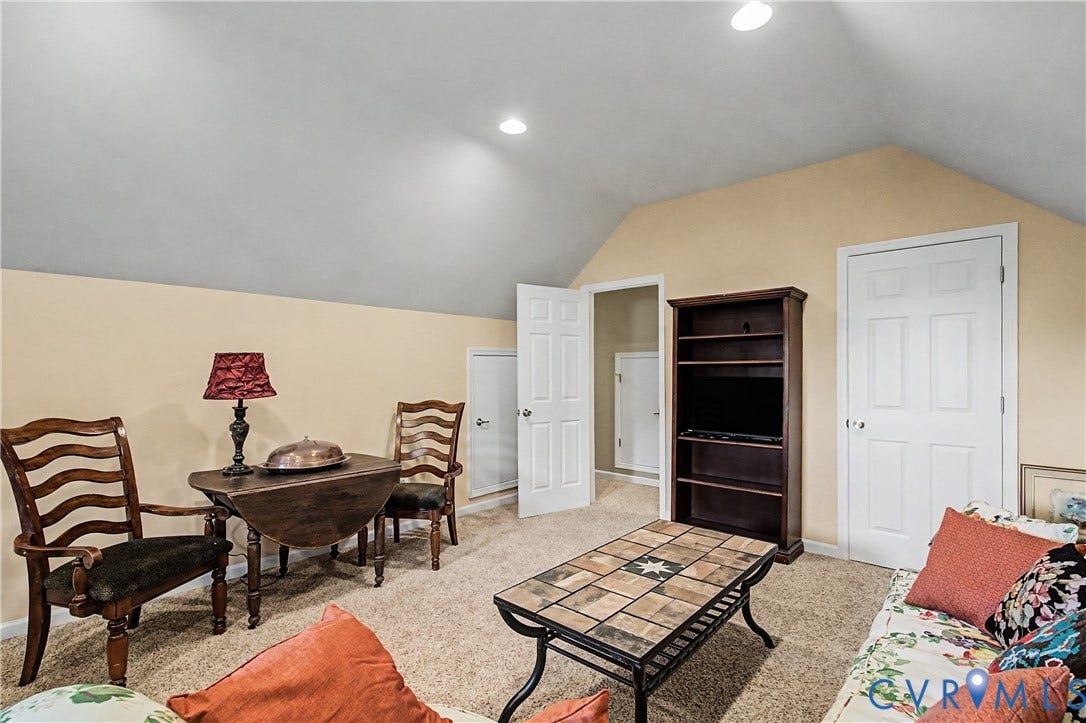4th Bedroom/Rec Room Sitting Area - Pool Table Ready!