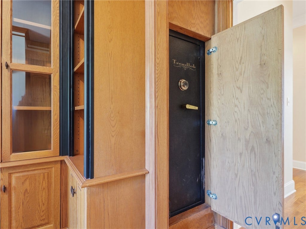 Safe built-in in the Study