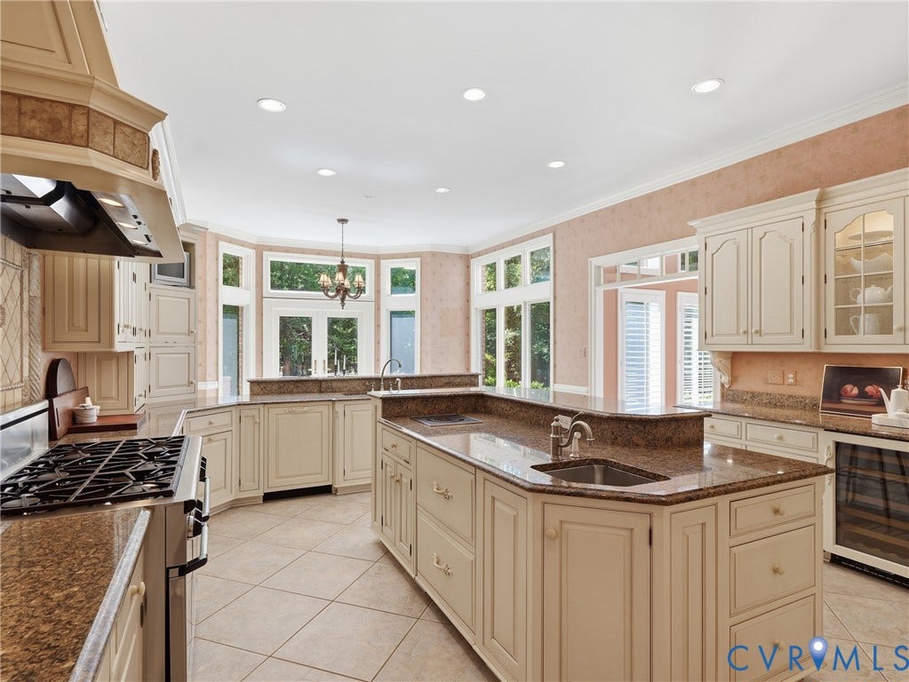 Gorgeous Chef's Kitchen