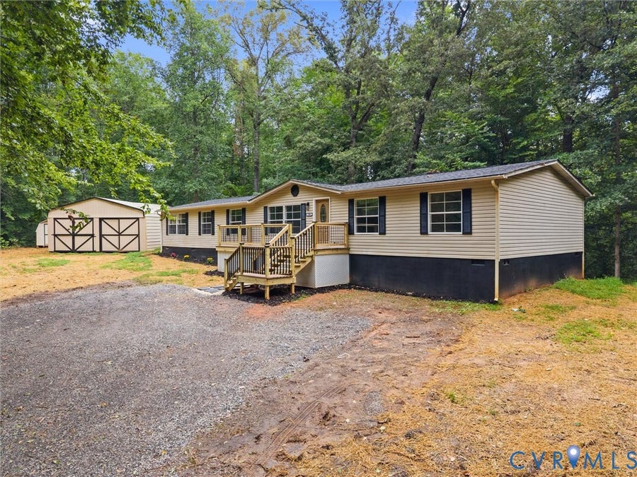Property photo for 1909 Neves Road, Beaverdam, VA