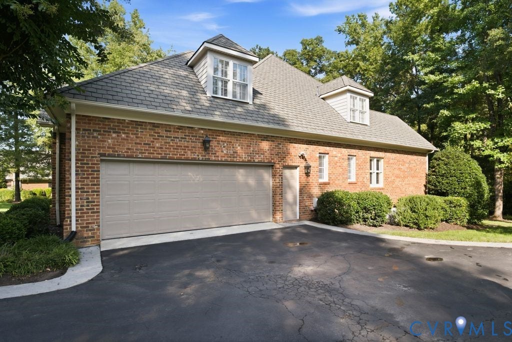 22 E Square Lane, Richmond, VA 23238 22 E Square Lane, Richmond, VA 23238