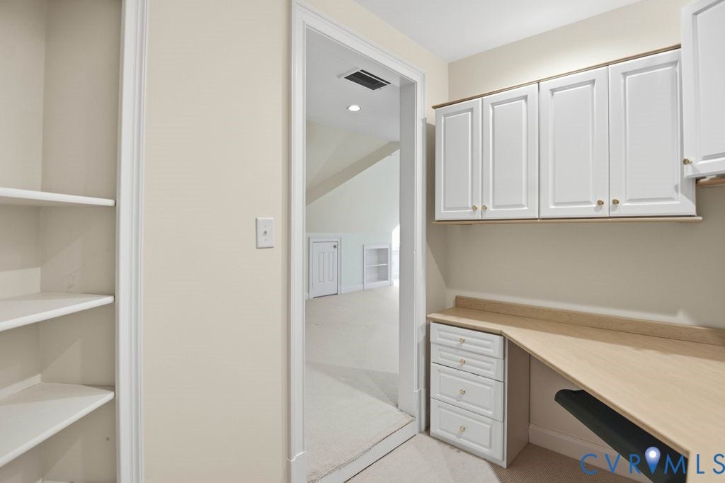 22 E Square Lane, Richmond, VA 23238 22 E Square Lane, Richmond, VA 23238
